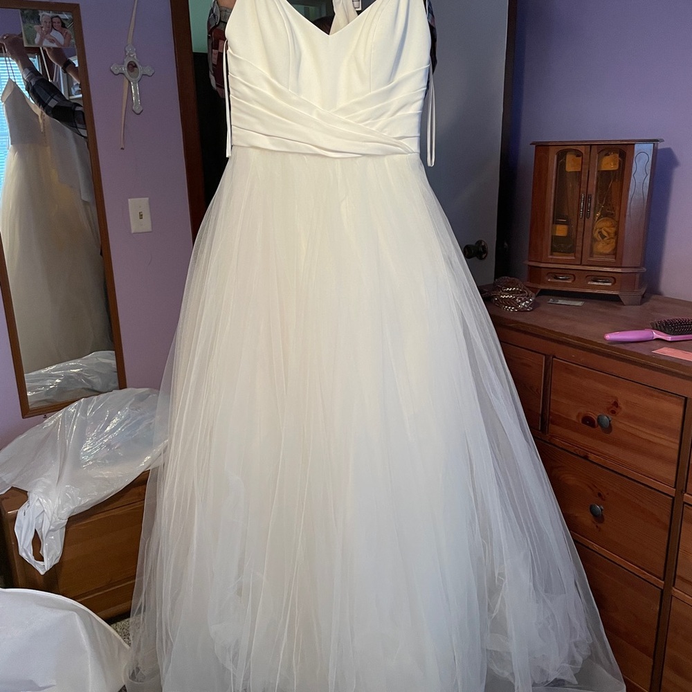 Elegant White Wedding Dress